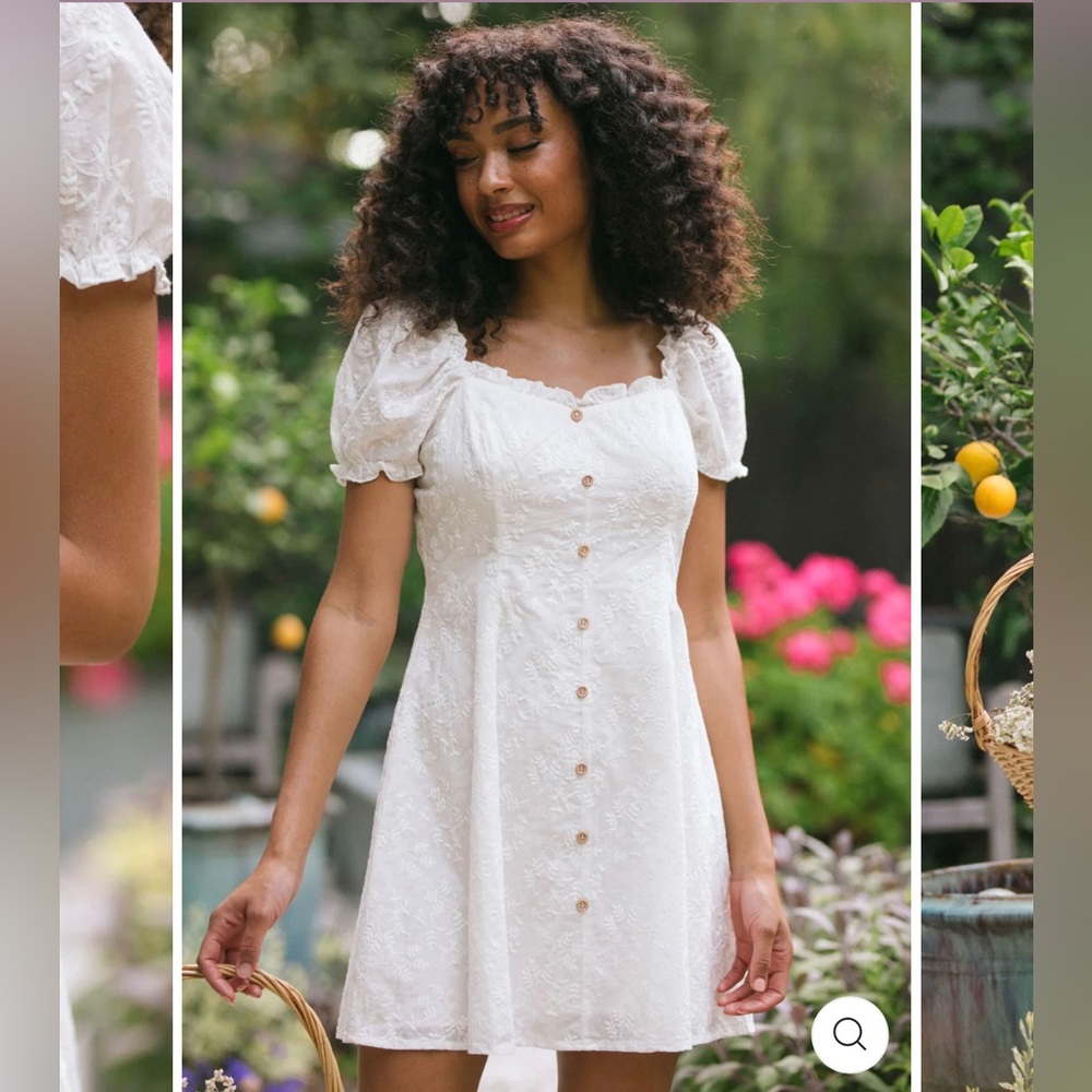 White EMBROIDERED MINI DRESS
Sweetheart neckline, Puffy sleeves, Princess seams